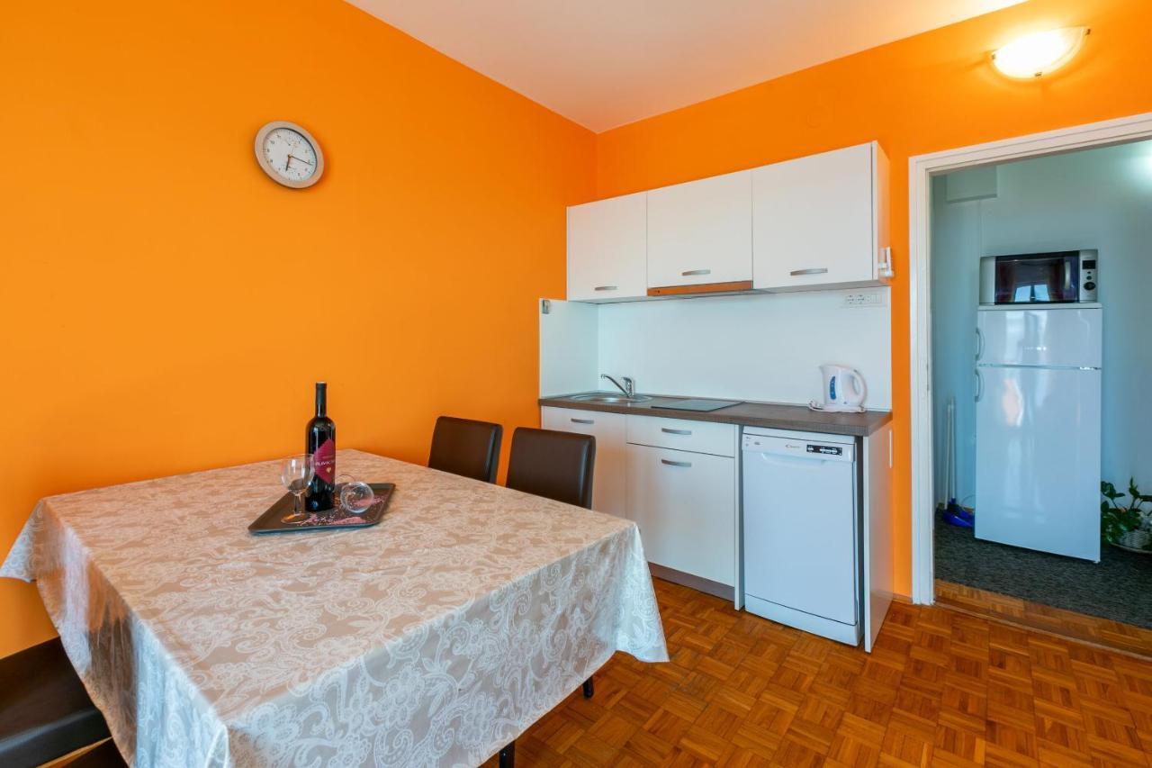Apartment Mira ซริกเวนิซา ภายนอก รูปภาพ
