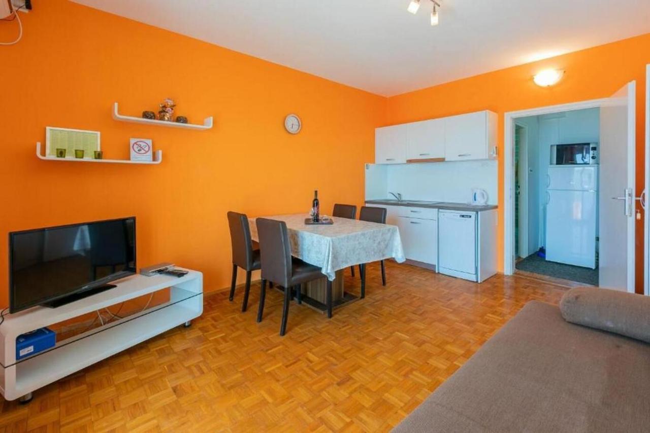 Apartment Mira ซริกเวนิซา ภายนอก รูปภาพ
